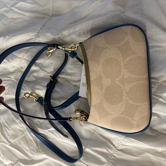 Coach Cream and Blue Crossbody Bag with Adjustable Strap - Picture 4 of 4